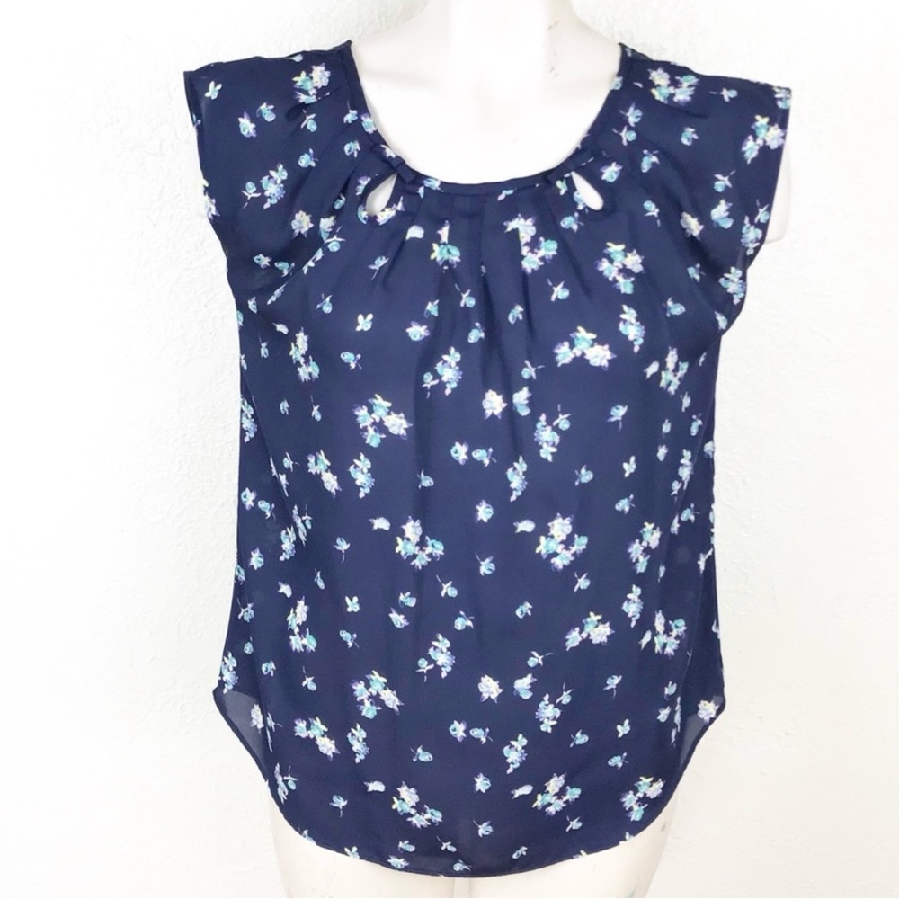 LC Lauren Conrad Keyhole Cutout Bow Pleated Blue Floral Cap Sleeve Top Sz Small